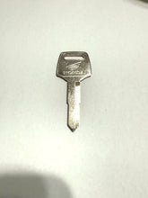 Load image into Gallery viewer, HONDA BIG HEAD MEDIUM METAL ORIGINAL HCS BLANK KEYS