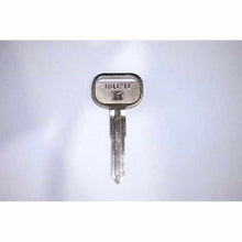 Load image into Gallery viewer, ISUZU GIGA METAL HCS KEYS
