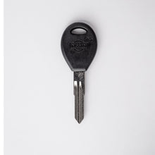 Load image into Gallery viewer, NISSAN PLASTIC LEFT/RIGHT HCS
