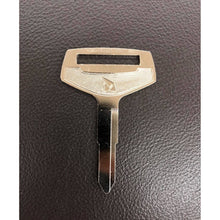 Load image into Gallery viewer, ISUZU BIG HCS LEFT/RIGHT
