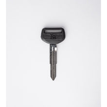 Load image into Gallery viewer, TOYOTA CROWN PL. L/R.
