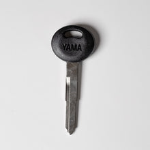 Load image into Gallery viewer, YAMA PLASTIC LEFT/RIGHT
