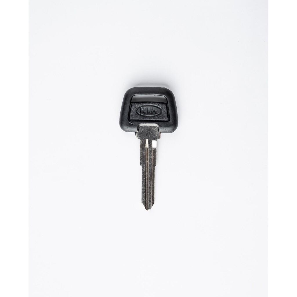 KIA BUNGO PLASTIC LEFT/RIGHT HCS KEYS